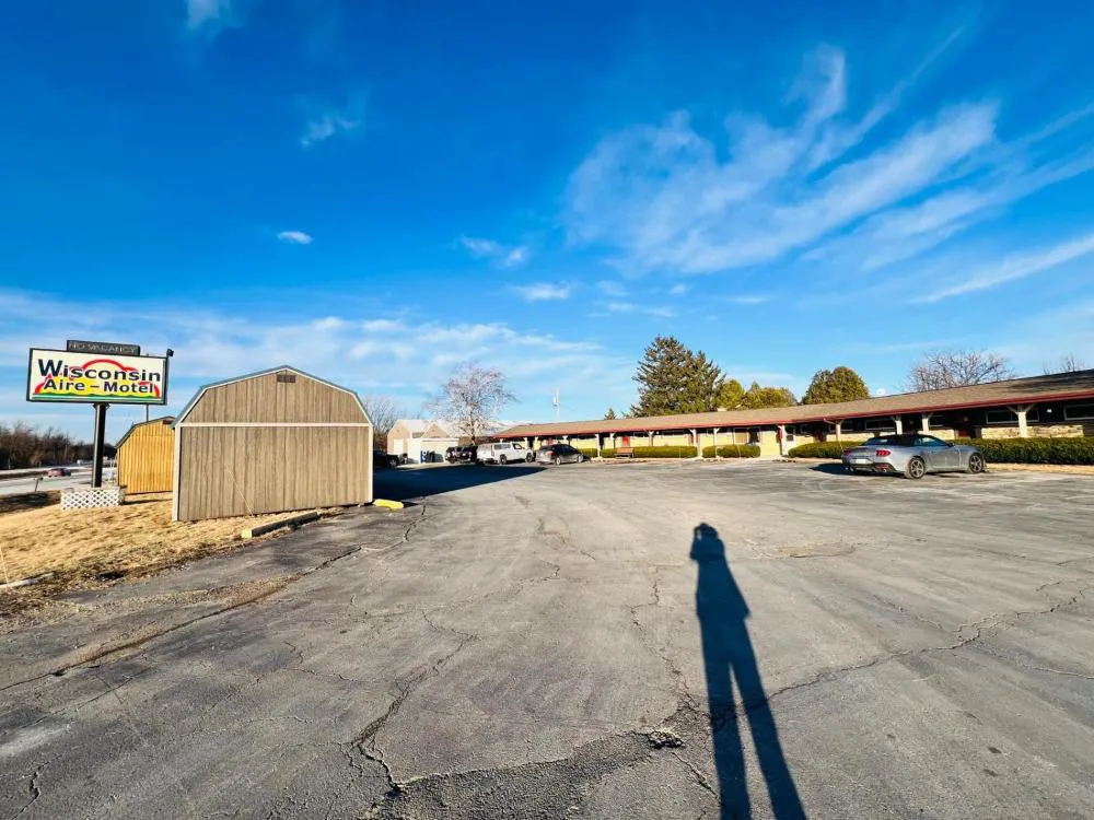 Wisconsin-Aire Motel By OYO Random Lake hotel hero