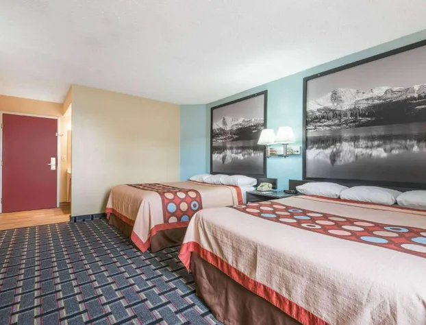 Super 8 by Wyndham Henderson North East Denver hotel detail image 4