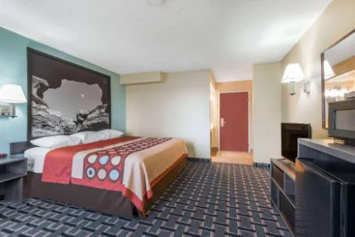 Super 8 by Wyndham Henderson North East Denver hotel detail image 3