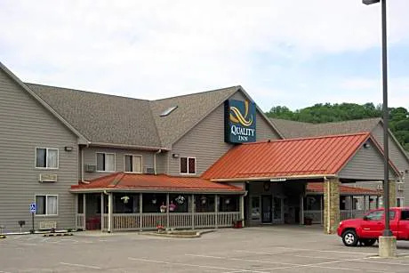 Quality Inn Nashville - Bloomington hotel hero