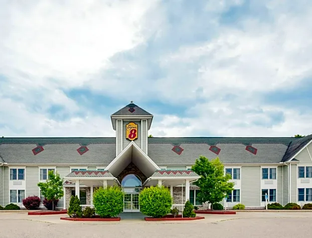 Super 8 by Wyndham Brooklyn hotel detail image 2