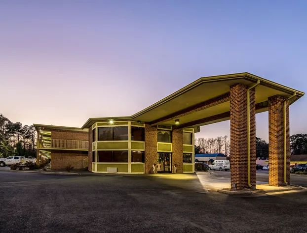 Econo Lodge Whiteville hotel detail image 2