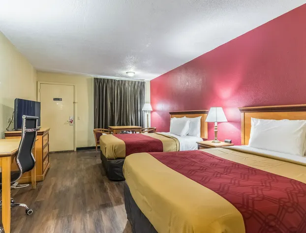 Econo Lodge Whiteville hotel detail image 4