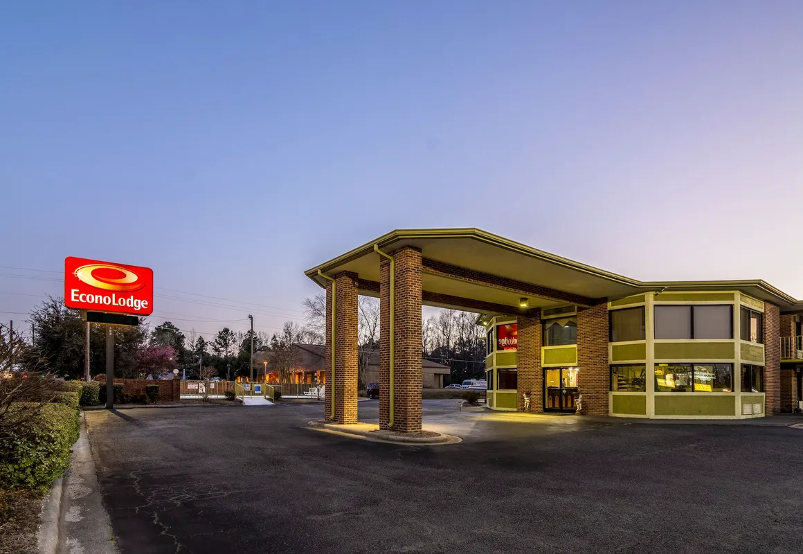Econo Lodge Whiteville hotel hero
