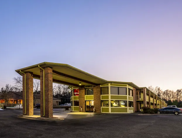 Econo Lodge Whiteville hotel detail image 1