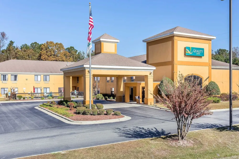 Quality Inn Warsaw I-40 hotel hero