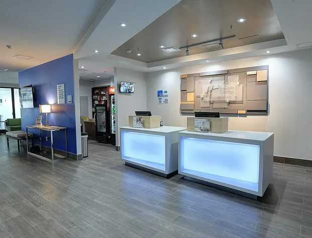 Holiday Inn Express & Suites Toronto Airport West by IHG hotel detail image 4