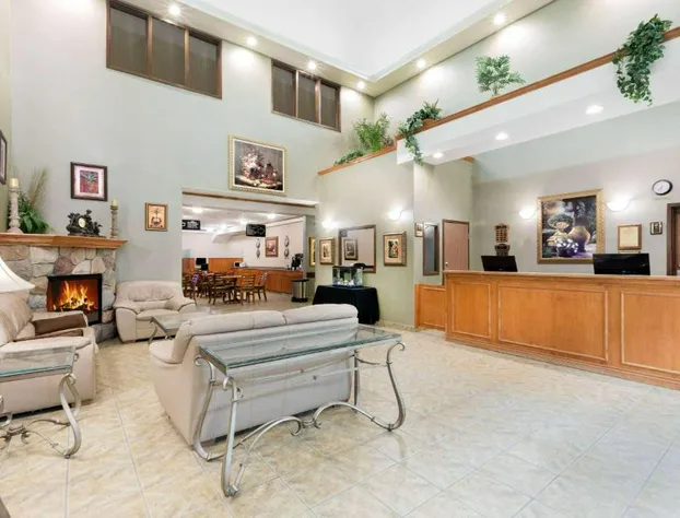 Ramada by Wyndham Clairmont/Grande Prairie hotel detail image 3