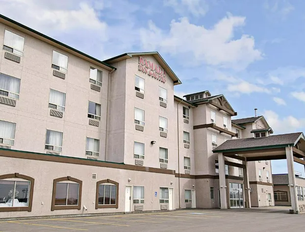 Ramada by Wyndham Clairmont/Grande Prairie hotel detail image 1