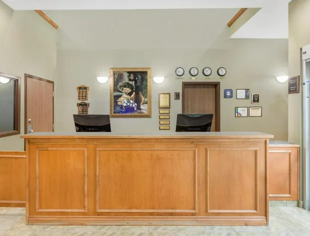 Ramada by Wyndham Clairmont/Grande Prairie hotel detail image 2