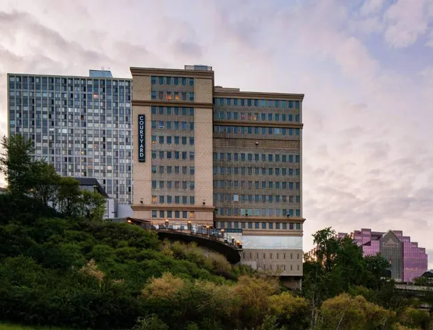 Courtyard by Marriott Edmonton Downtown hotel detail image 1
