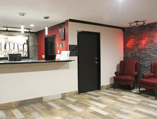 Super 8 by Wyndham Tuscaloosa hotel detail image 4