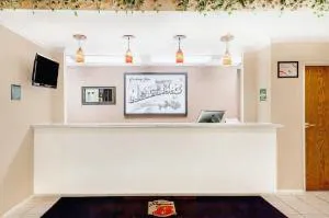 Super 8 by Wyndham Searcy AR hotel hero