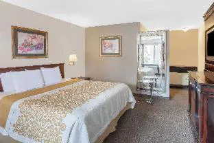 Days Inn by Wyndham Camarillo - Ventura hotel detail image 2