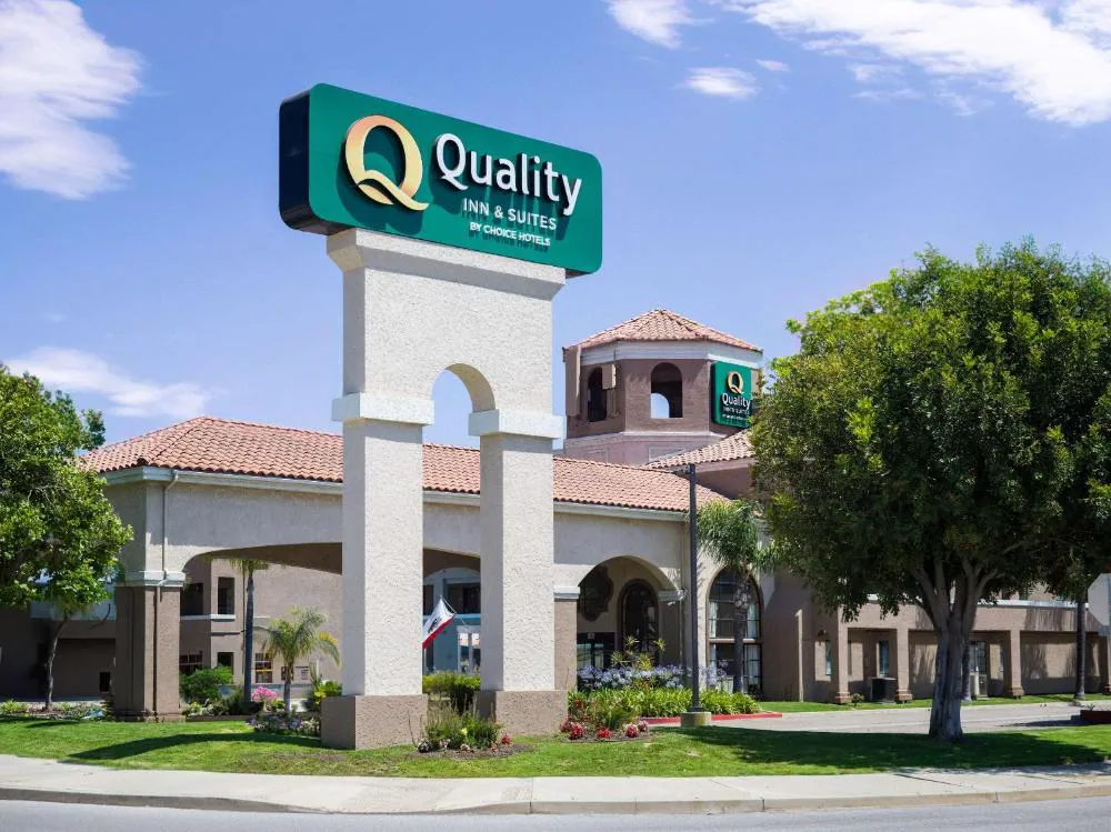 Quality Inn & Suites Camarillo - Oxnard hotel hero