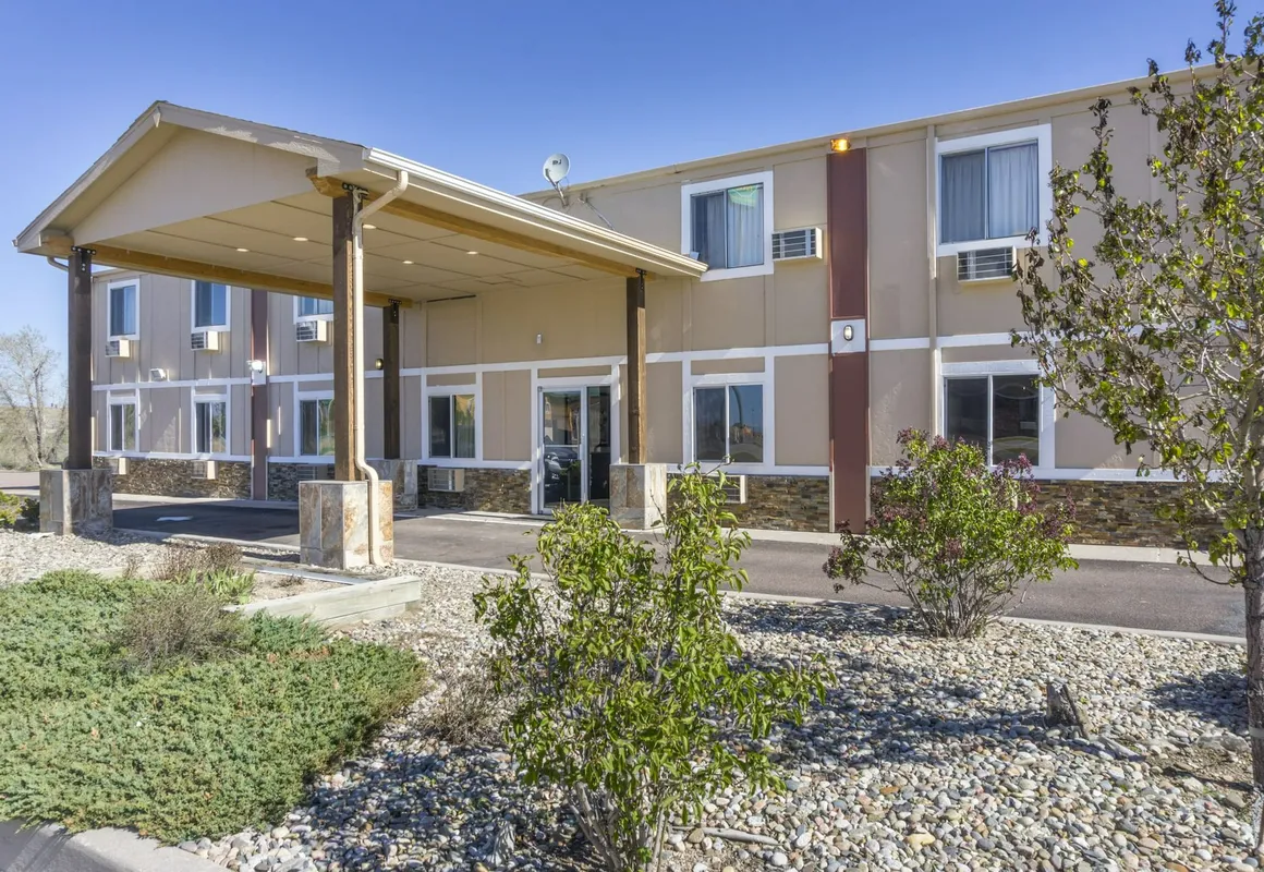 Super 8 by Wyndham Limon hotel hero