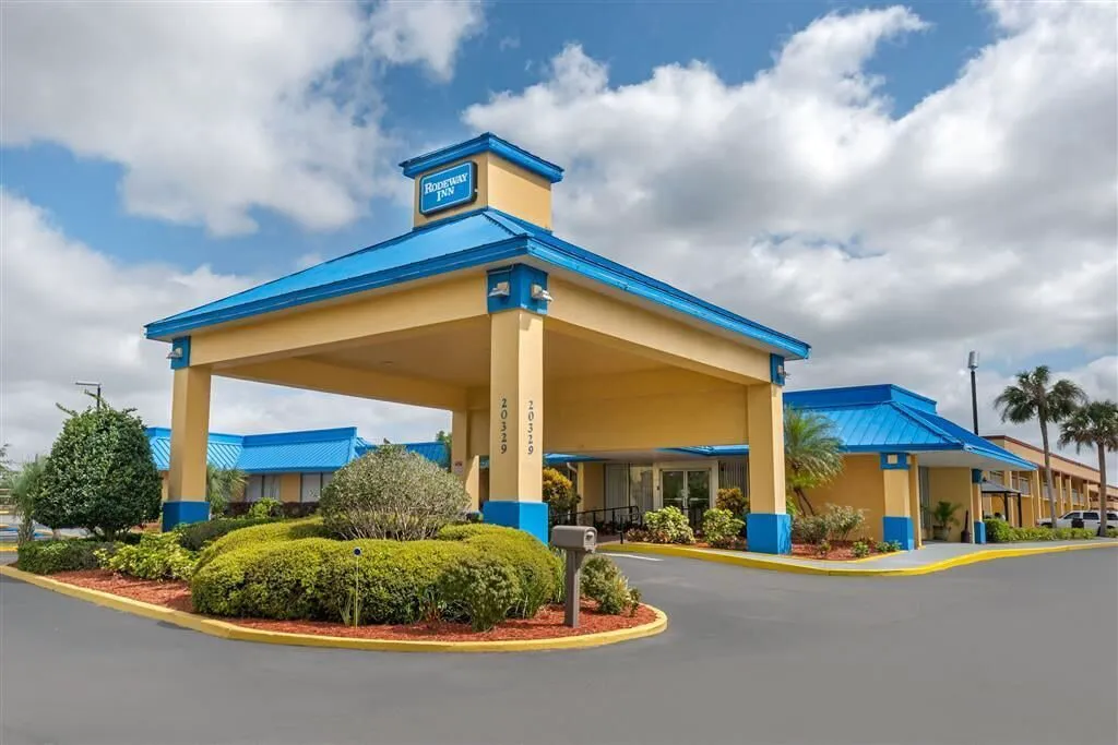 Rodeway Inn hotel hero