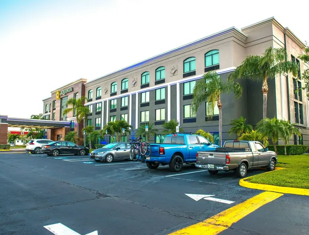 La Quinta Inn & Suites by Wyndham Clearwater South hotel detail image 2