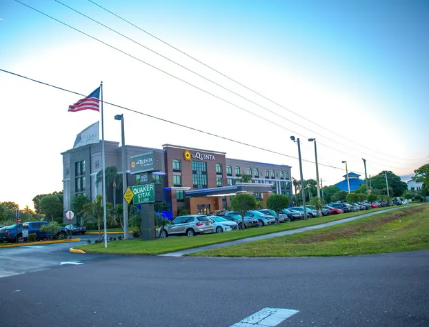 La Quinta Inn & Suites by Wyndham Clearwater South hotel detail image 3