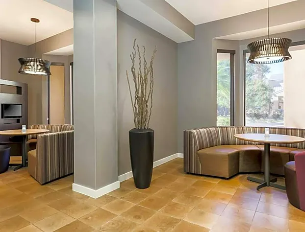 Courtyard by Marriott Tampa Brandon hotel detail image 3