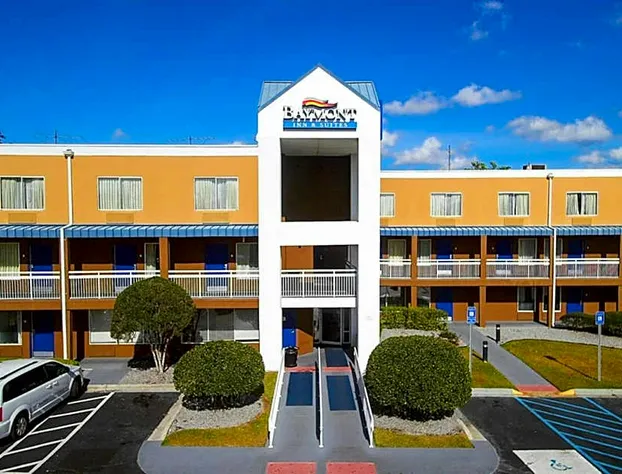 Baymont by Wyndham Savannah Midtown hotel detail image 1