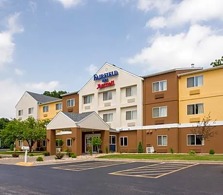Fairfield Inn & Suites Quincy hotel hero