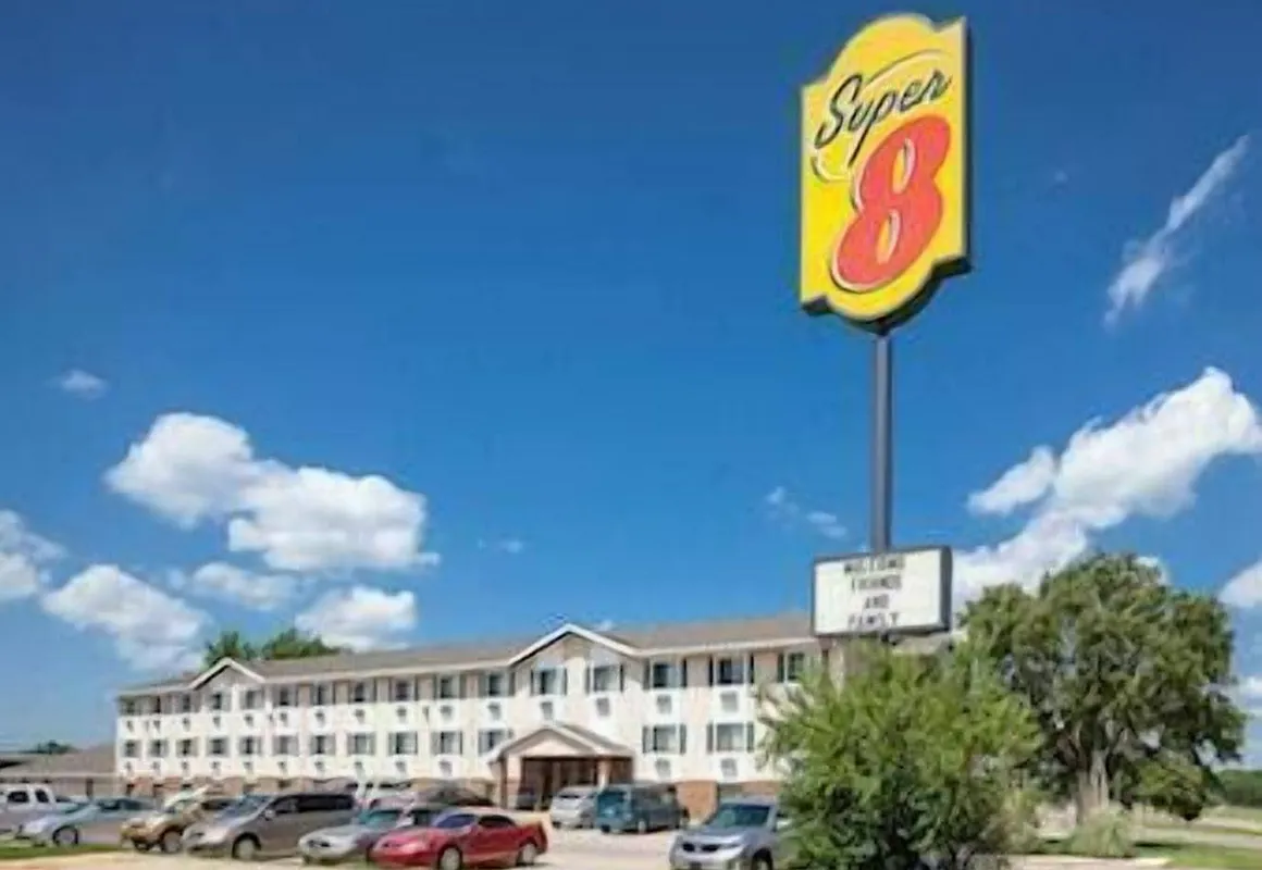 Super 8 by Wyndham Manhattan KS hotel hero