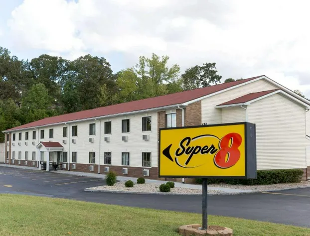 Super 8 by Wyndham Radcliff Ft. Knox Area hotel detail image 1