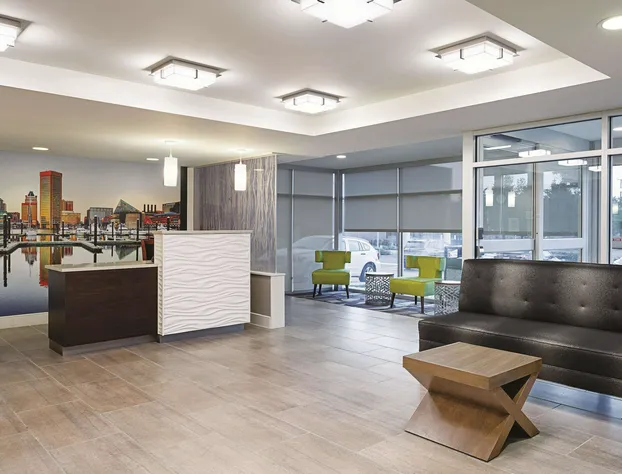 La Quinta Inn & Suites by Wyndham Baltimore N / White Marsh hotel detail image 3