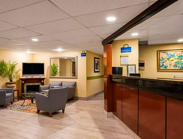 Days Inn by Wyndham Greenfield hotel detail image 2