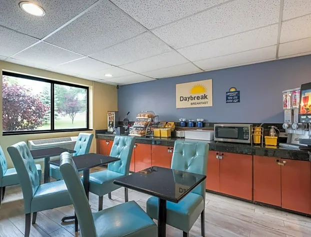 Days Inn by Wyndham Greenfield hotel detail image 4