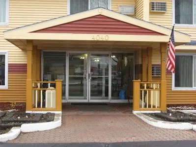 Regency Inn & Suites hotel detail image 2