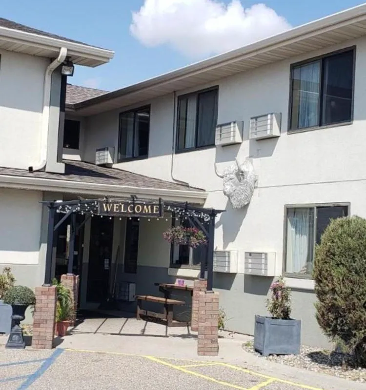 Bison Plains Lodge hotel hero