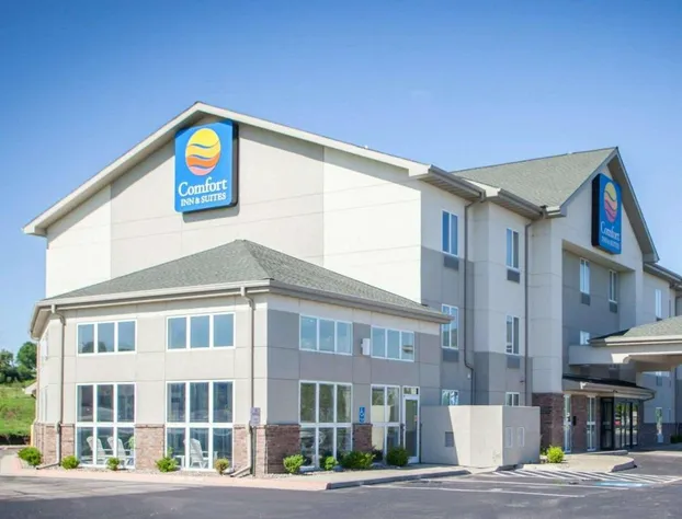 Comfort Inn & Suites Harrisonville hotel detail image 1