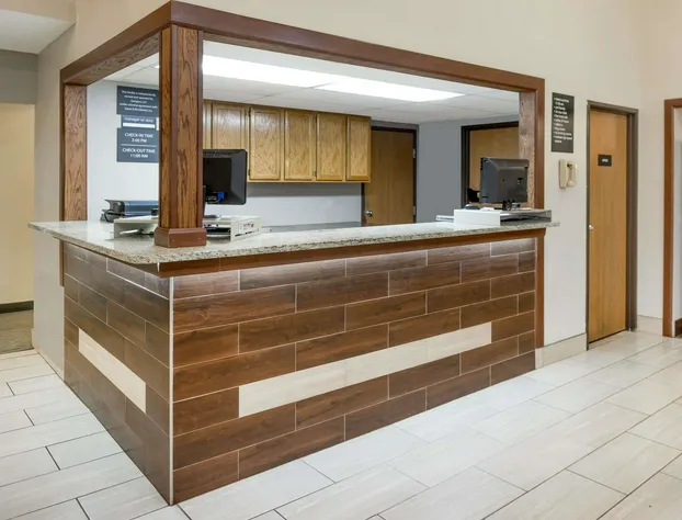 Super 8 by Wyndham West Plains hotel detail image 1