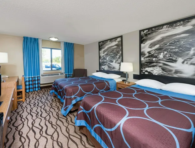 Super 8 by Wyndham West Plains hotel detail image 2