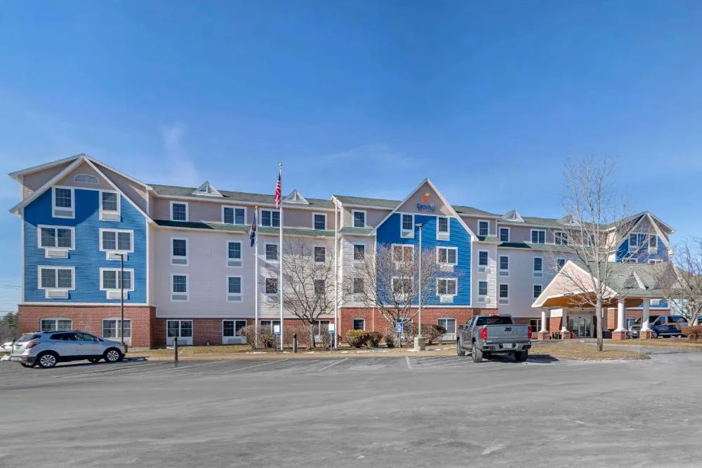 Comfort Inn & Suites Dover-Portsmouth hotel hero