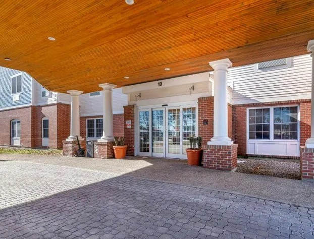 Comfort Inn & Suites Dover-Portsmouth hotel detail image 2