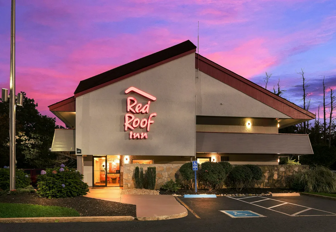 Red Roof Inn Salem hotel hero