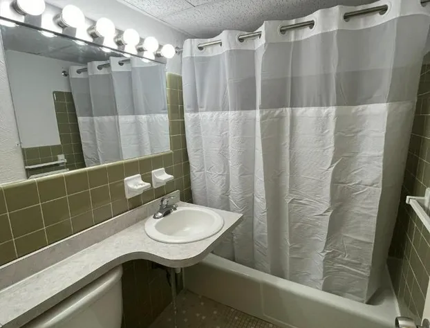 Landmark Motel hotel detail image 4