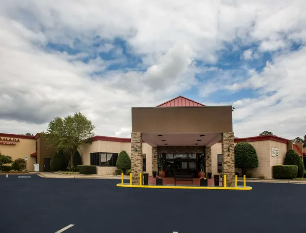 Ramada by Wyndham Statesville hotel detail image 1