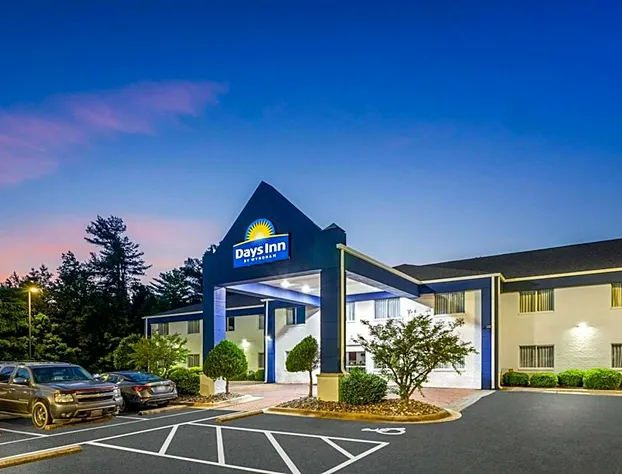 Days Inn & Suites by Wyndham Siler City hotel detail image 2