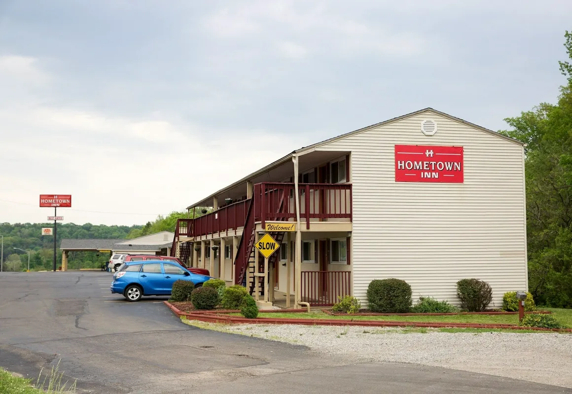 Hometown Inn Athens hotel hero