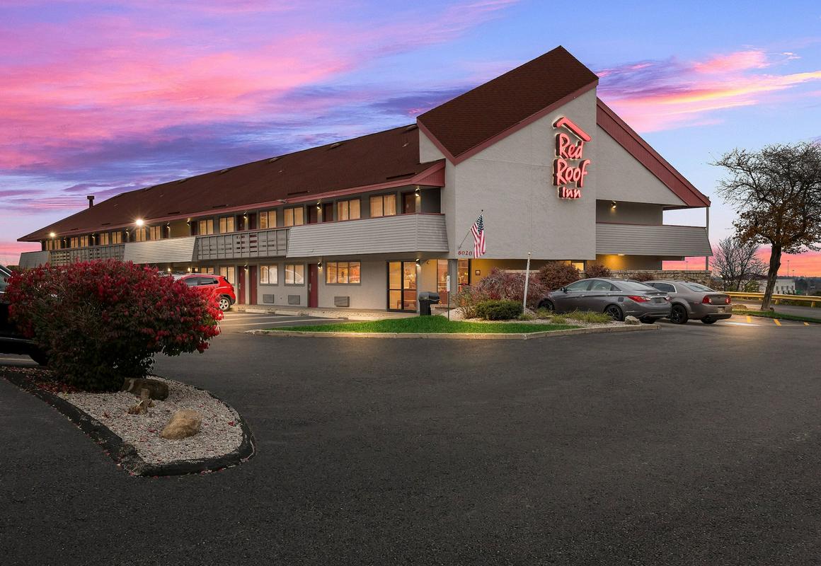 Red Roof Inn Cleveland - Independence hotel hero