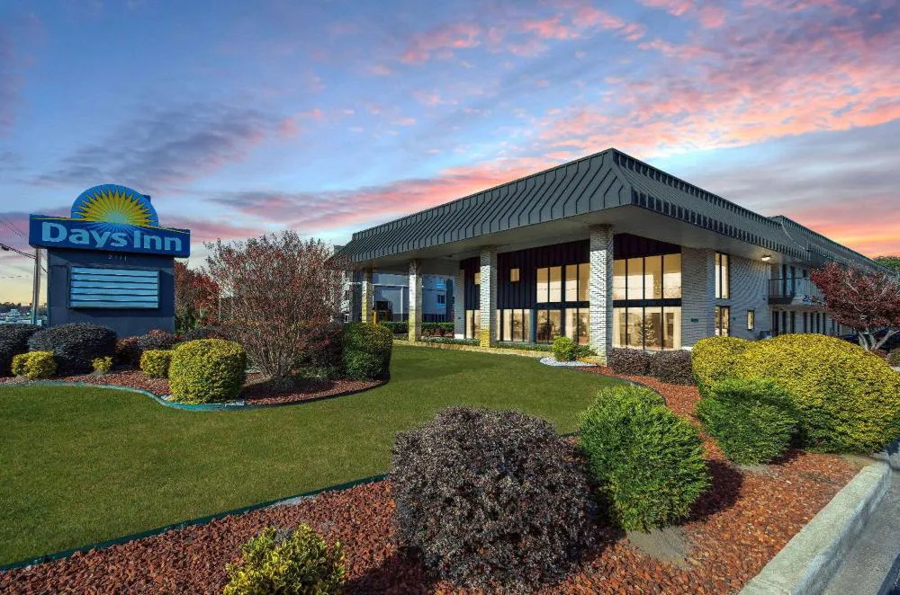 Days Inn by Wyndham Florence/I-95 North hotel hero
