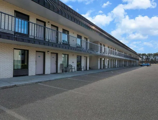 Days Inn by Wyndham Florence/I-95 North hotel detail image 2