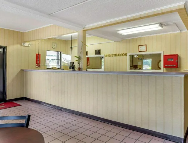 Econo Lodge Inn & Suites Lugoff hotel detail image 3