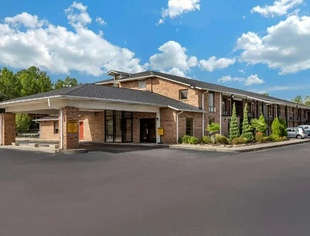 Econo Lodge Inn & Suites Lugoff hotel detail image 2