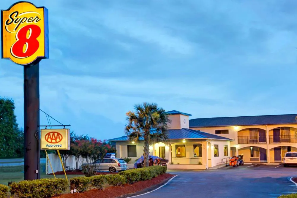 Super 8 by Wyndham Walterboro hotel hero