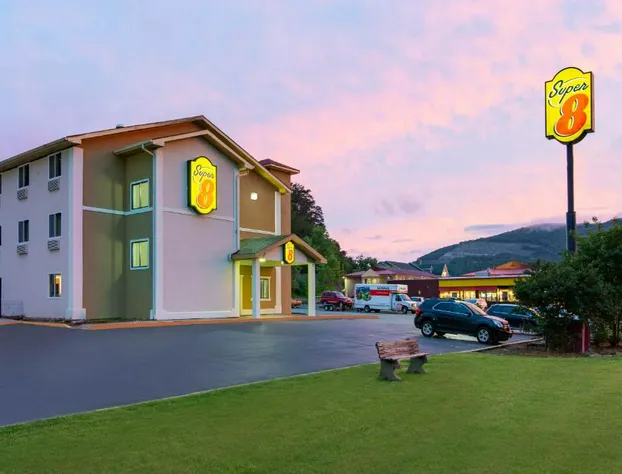 Super 8 by Wyndham Chattanooga Lookout Mountain TN hotel detail image 1